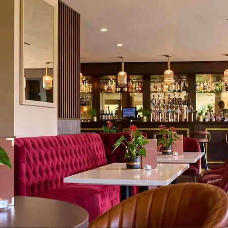 Tulfarris & Village 2 Bedroom Sleeps 5 منتجع *