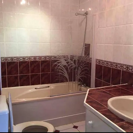 Tulfarris & Village 2 Bedroom Sleeps 5