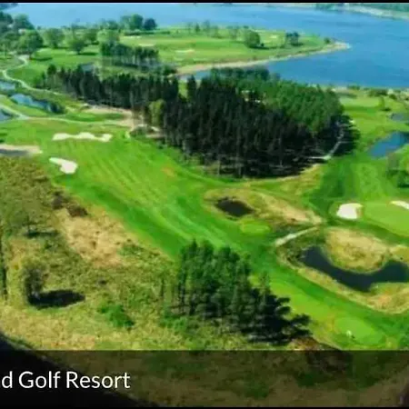 Tulfarris & Village 2 Bedroom Sleeps 5 بلسيينغتون