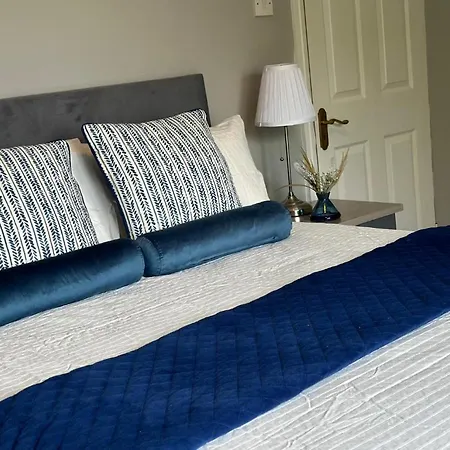 منتجع Tulfarris & Village 2 Bedroom Sleeps 5